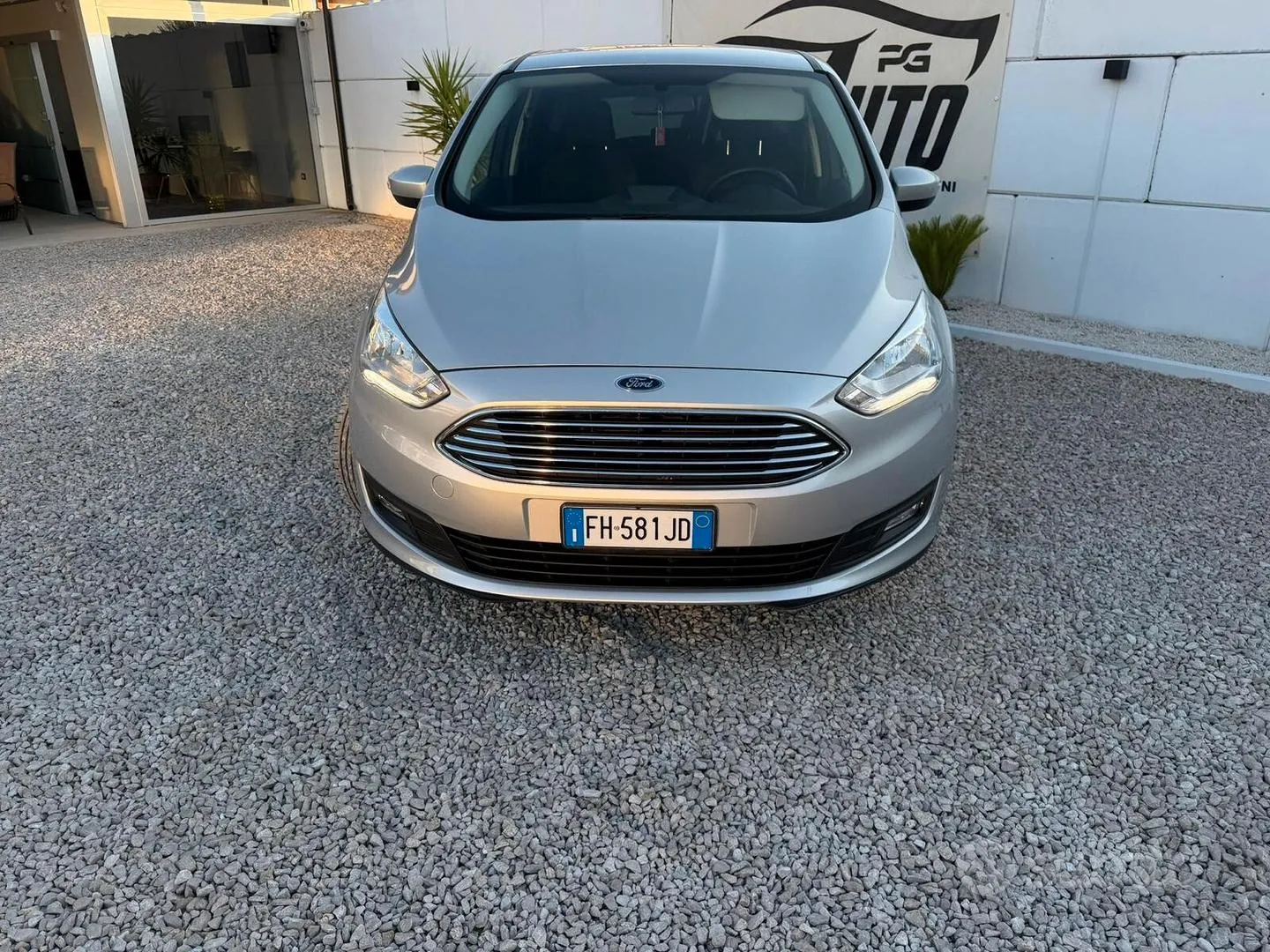 Ford C-Max 2017 photo 2