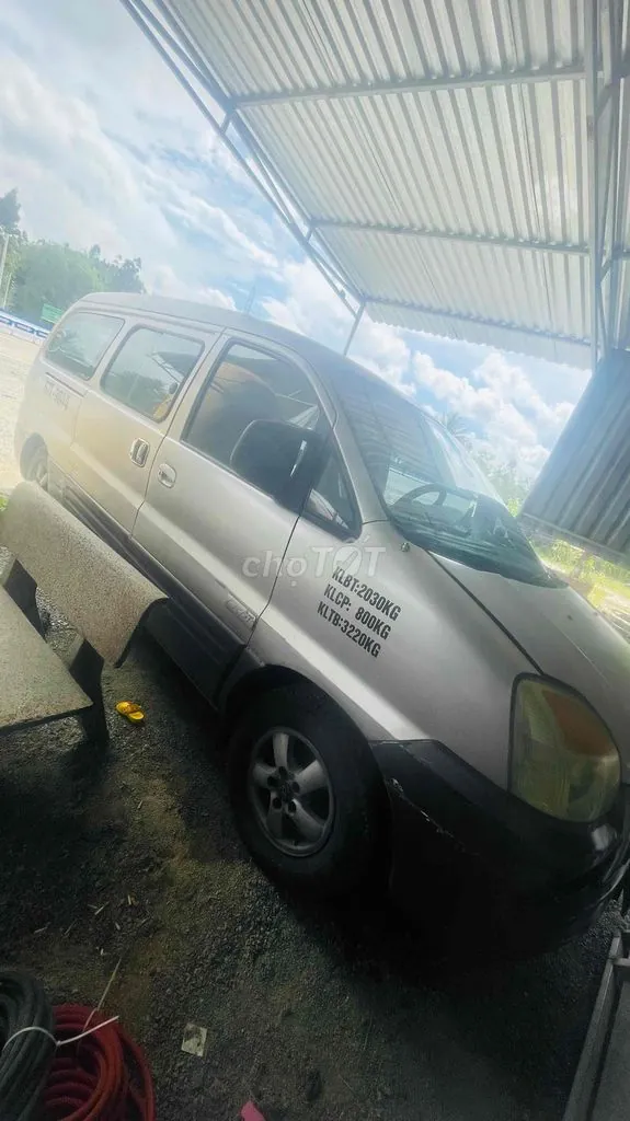 Hyundai Starex