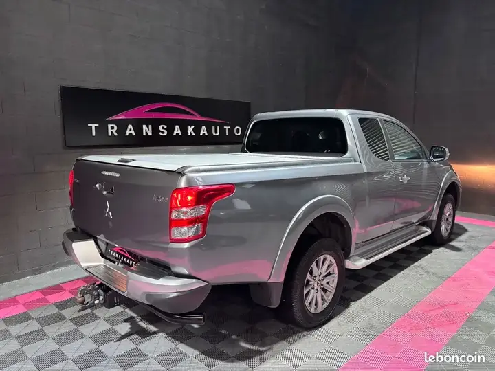 Mitsubishi L200 2017 photo 4