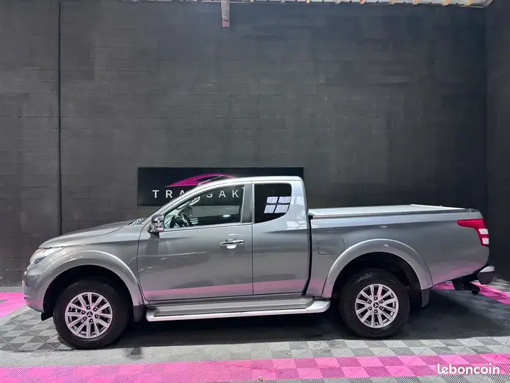 Mitsubishi L200 2017 photo 3