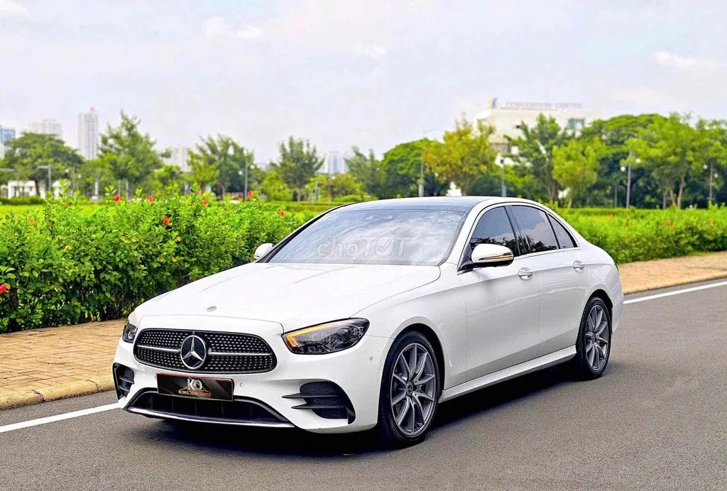 Mercedes-Benz E-Class 2022 photo 2