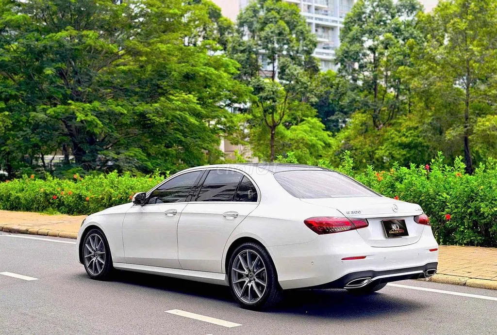 Mercedes-Benz E-Class 2022 photo 3