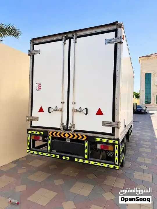 Mitsubishi Canter 2008 photo 2