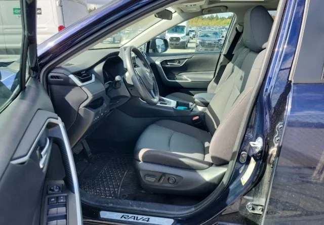 Toyota Rav4 2025 photo 3