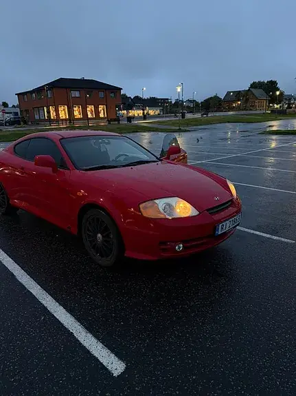 Hyundai Coupe 2003 photo 2