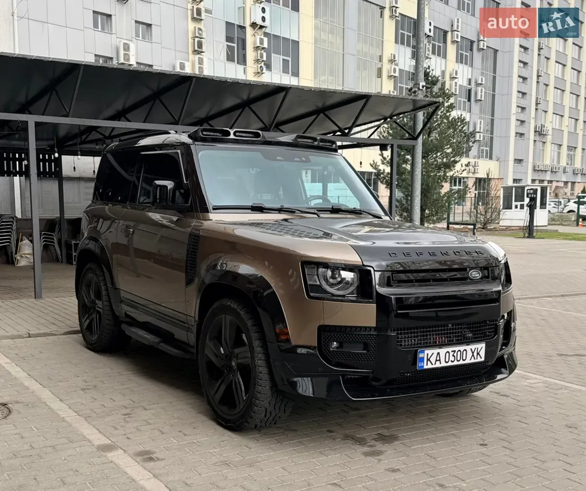 Land Rover Defender 2023 photo 2