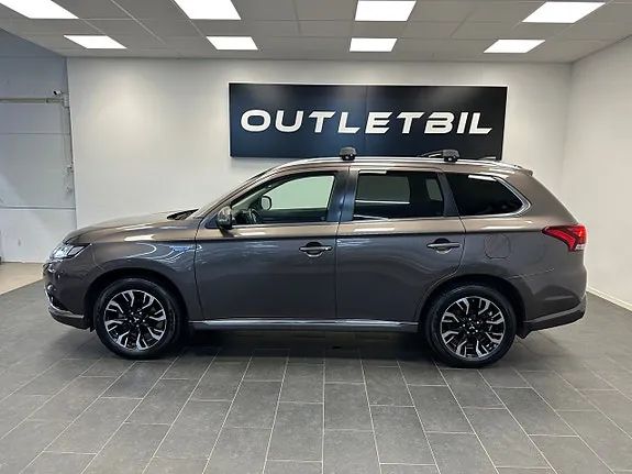 Mitsubishi Outlander 2018 photo 2