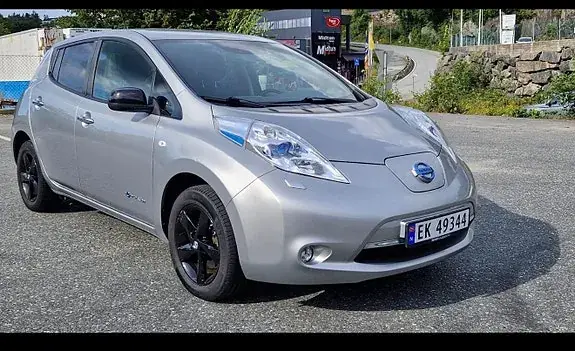Nissan Leaf 2017 photo 2