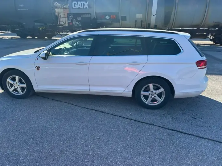 Volkswagen Passat 2016 photo 2
