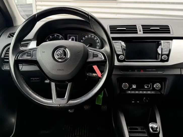 Skoda Fabia 2018 photo 2