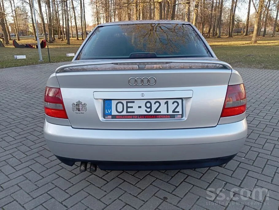 Audi A4 2000 photo 2