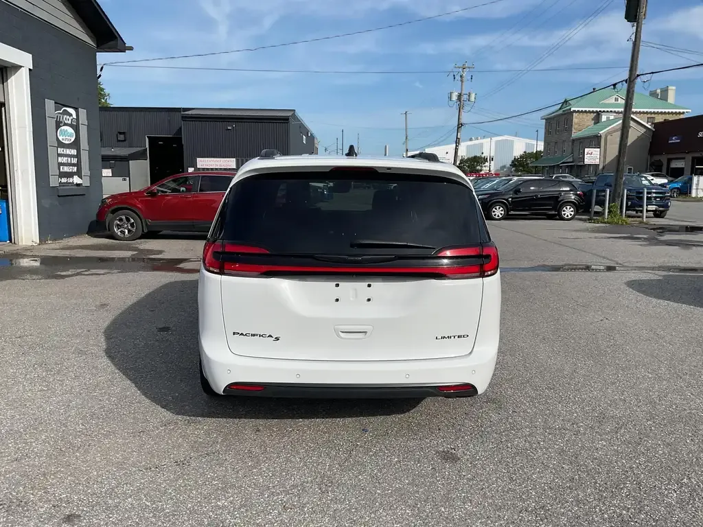 Chrysler Pacifica 2025 photo 5