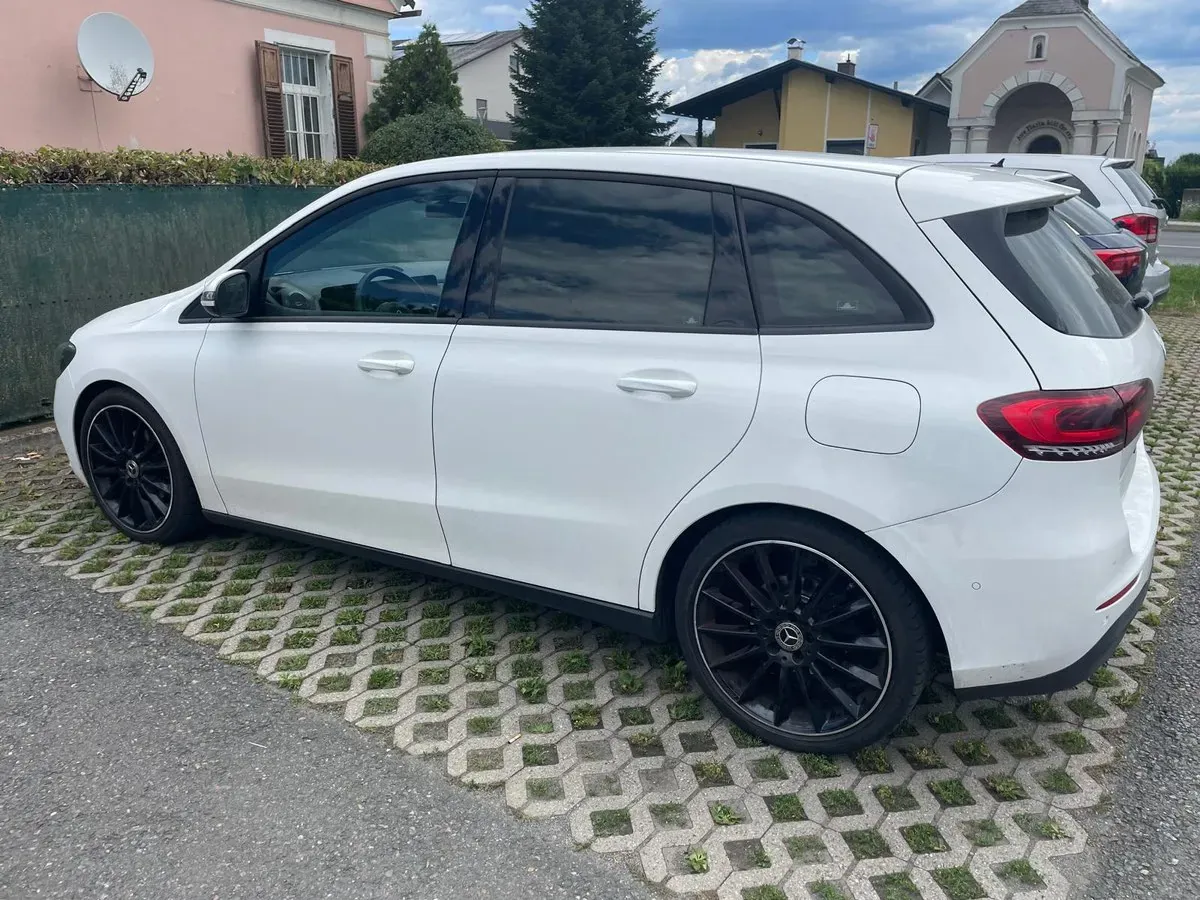 Mercedes-Benz B-Class 2020 photo 3