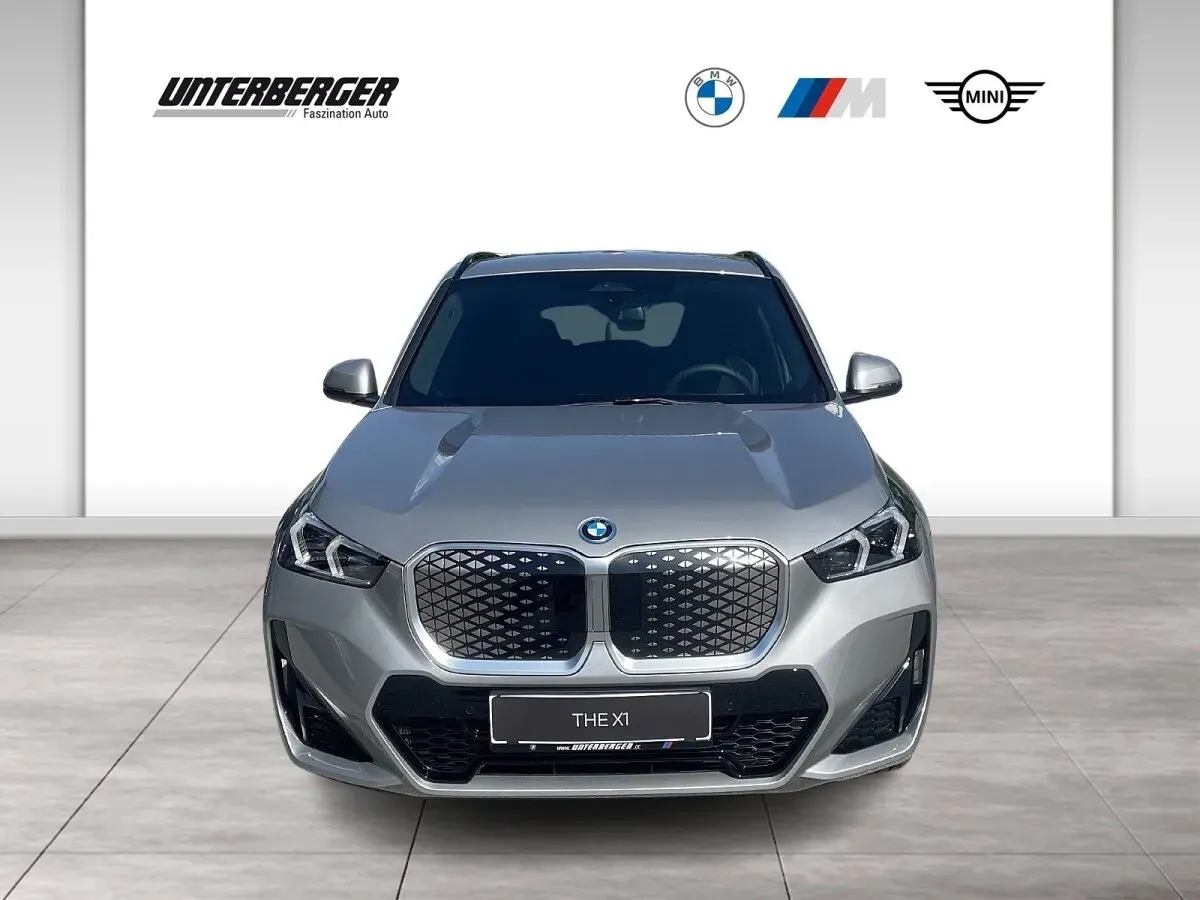 BMW Ix1 2026 photo 2