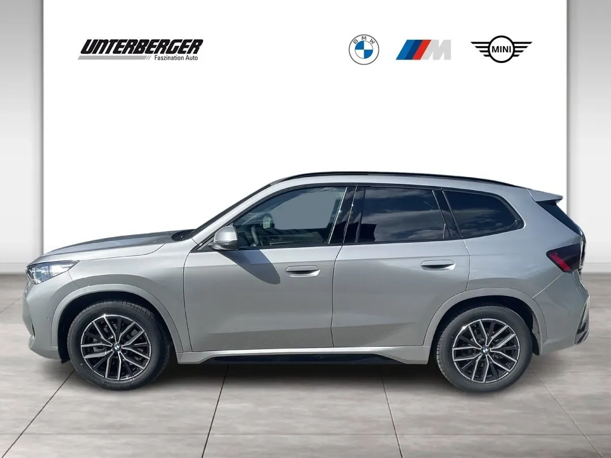 BMW Ix1 2026 photo 3
