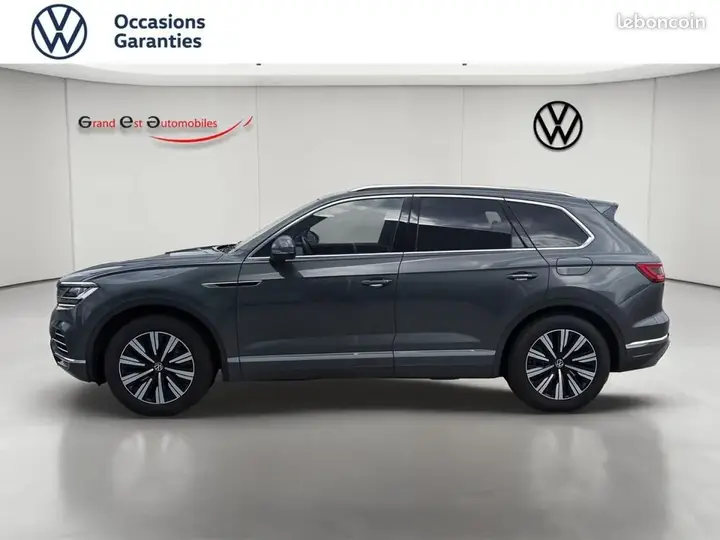Volkswagen Touareg 2023 photo 2