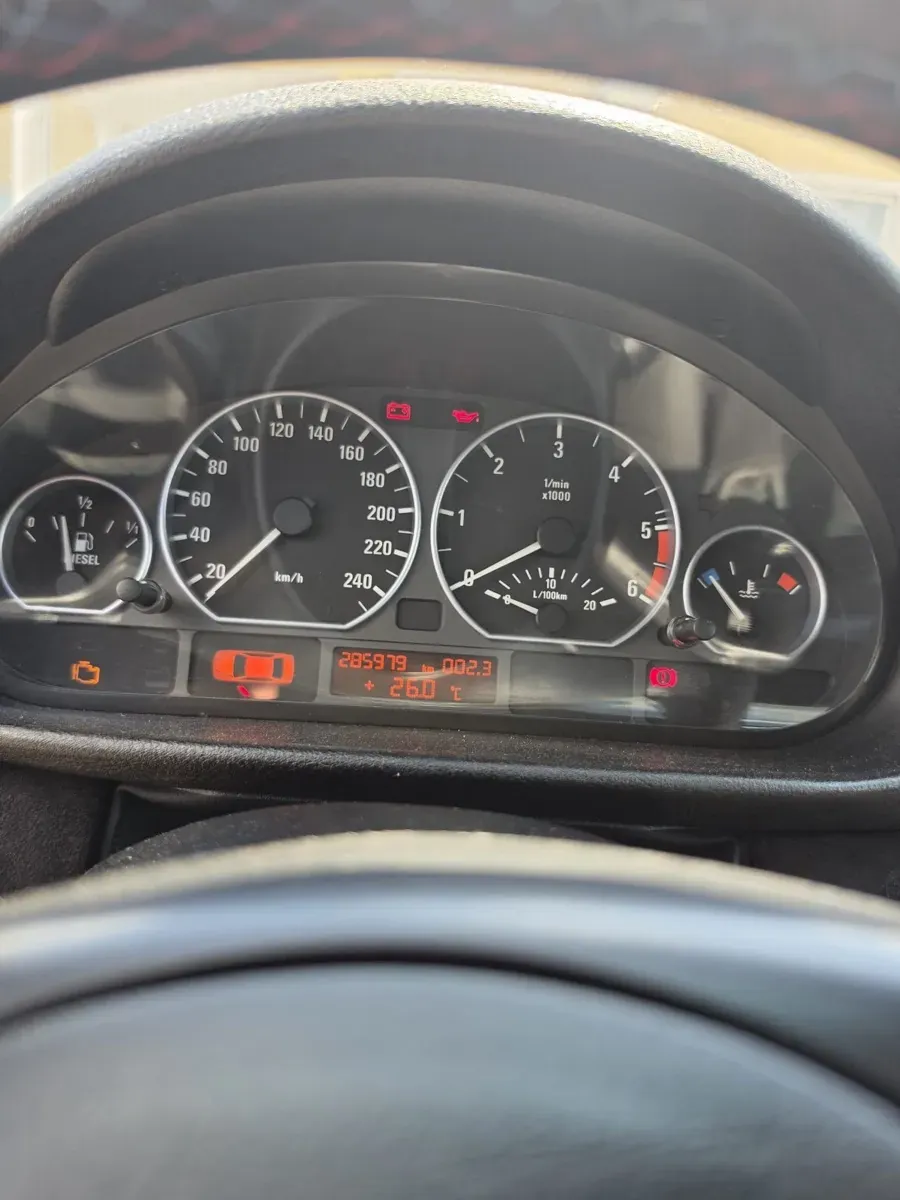 BMW 3 Series 2004 photo 3