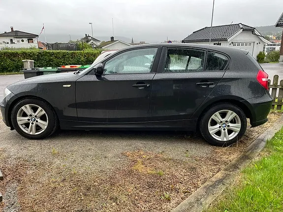 BMW 116D 2010 photo 2