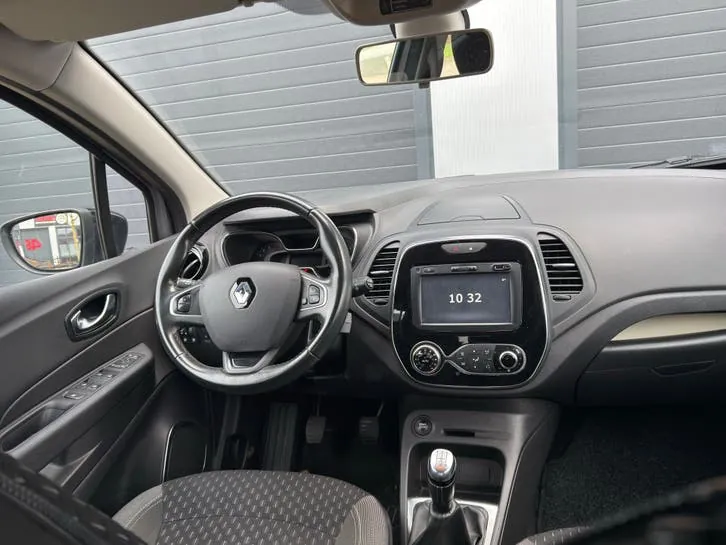 Renault Captur 2017 photo 2