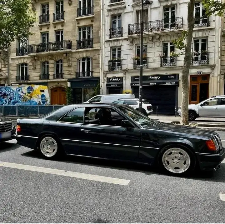 Mercedes-Benz W124