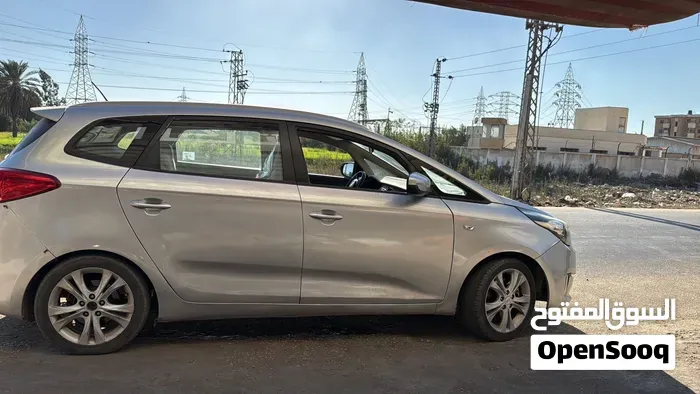 Kia Carens 2016 photo 3