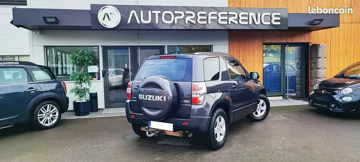 Suzuki Grand Vitara 2011 photo 2