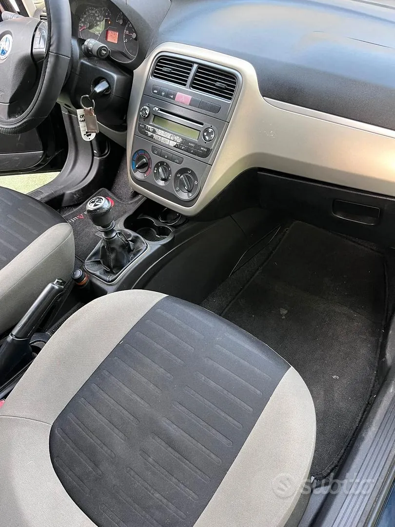 Fiat Grande Punto 2007 photo 4