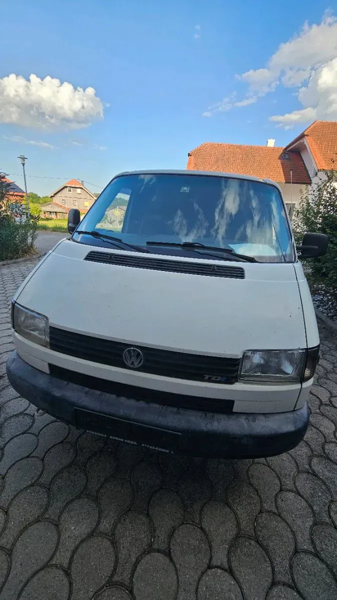 Volkswagen T4 1999 photo 3