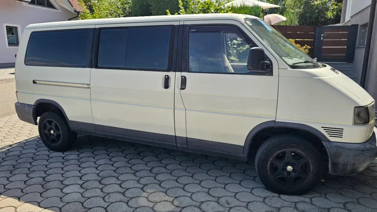 Volkswagen T4 1999 photo 2