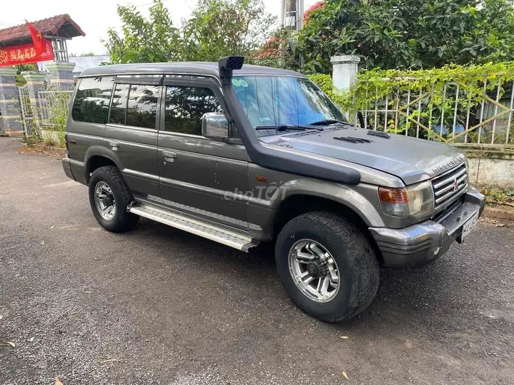 Mitsubishi Pajero 2001 photo 2