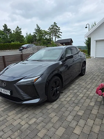 Lexus Rz450E 2025 photo 5