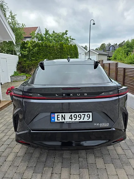 Lexus Rz450E 2025 photo 2