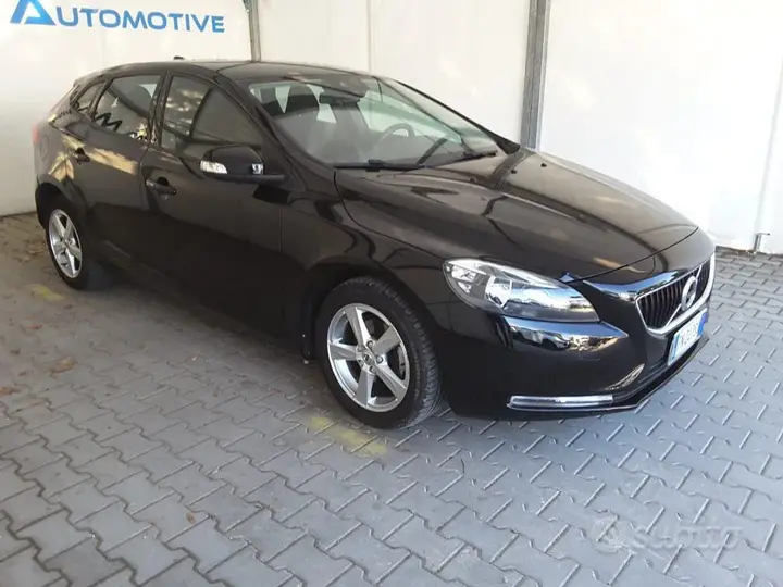 Volvo V40 2018 photo 2