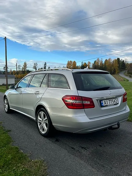 Mercedes-Benz E220 D 2011 photo 3