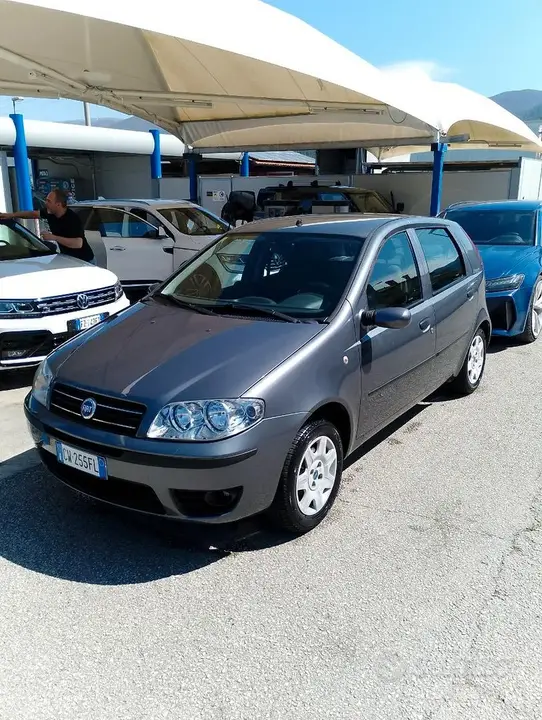 Fiat Punto 2005 photo 2