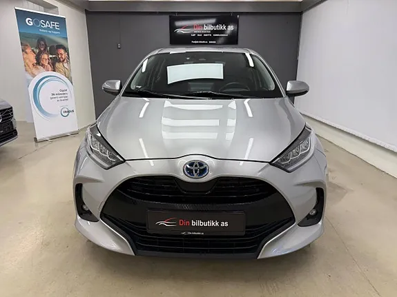 Toyota Yaris 2022 photo 2