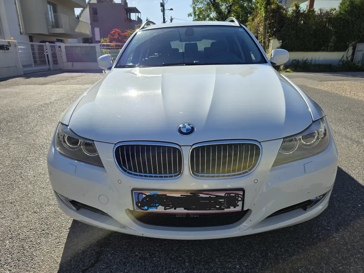 BMW 3 Series 2009 photo 2