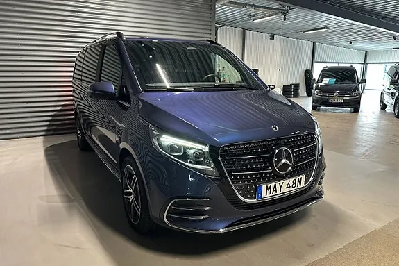 Mercedes-Benz V300 2025 photo 3