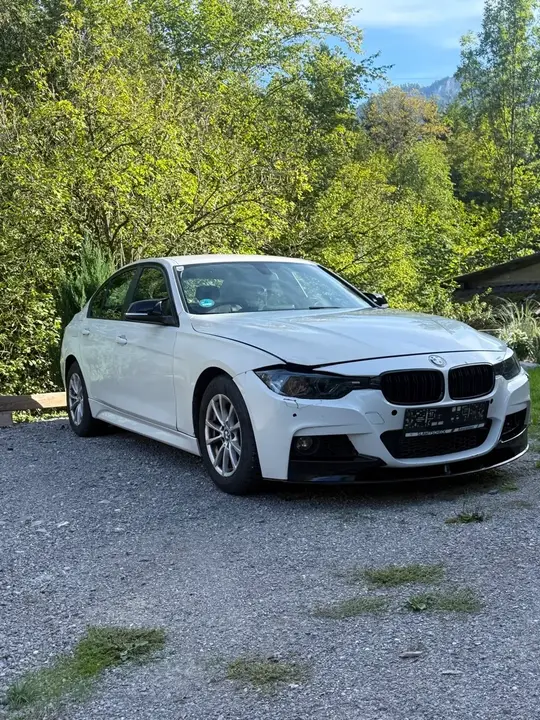 BMW 3 Series 2013 photo 2