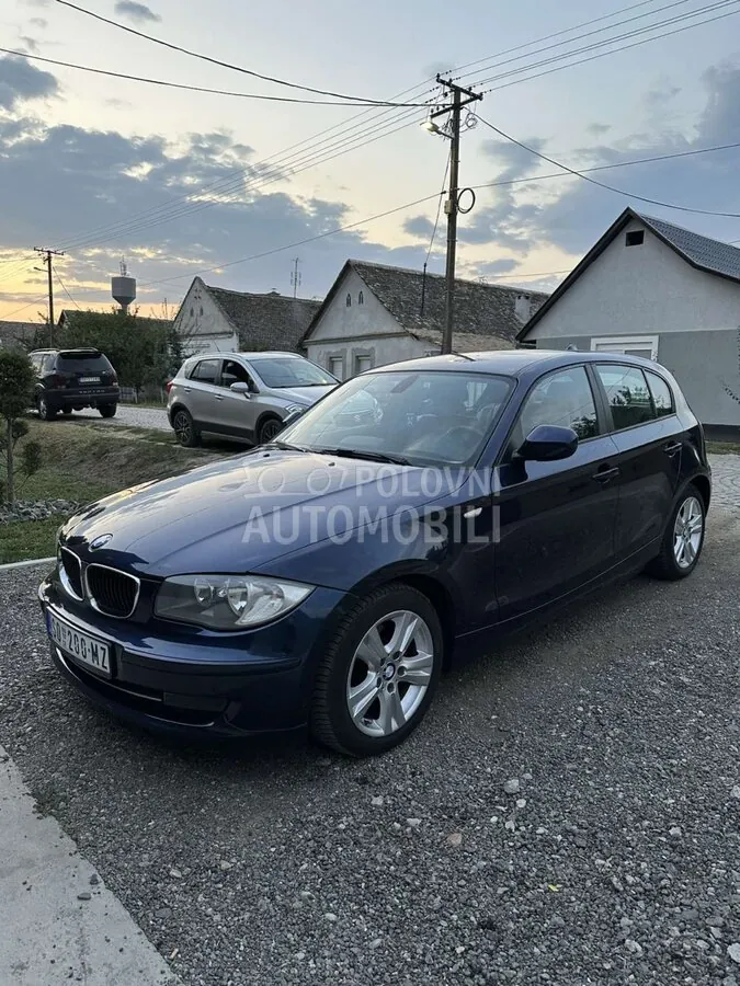 BMW 118 2011 photo 3