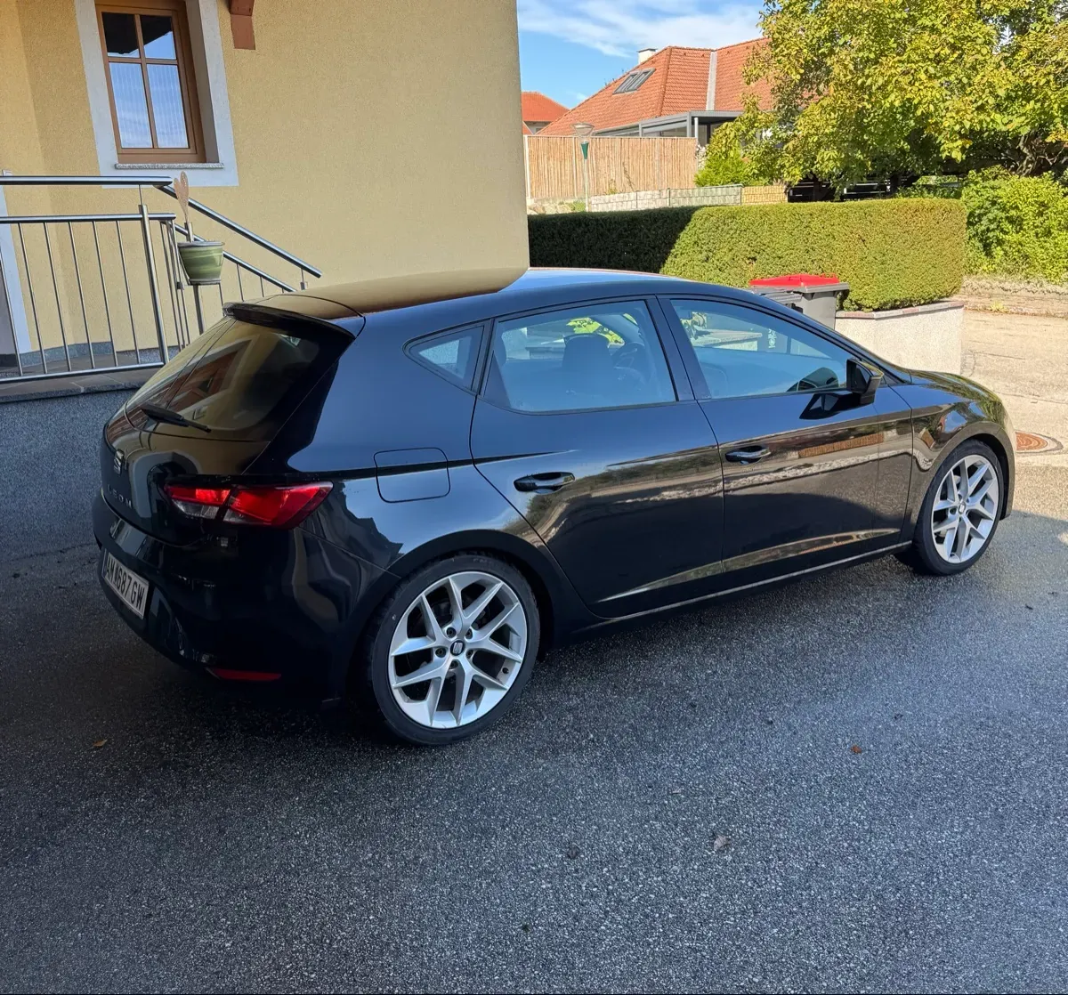 Seat Leon 2013 photo 3