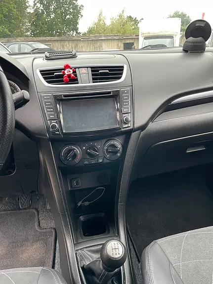 Suzuki Swift 2015 photo 5
