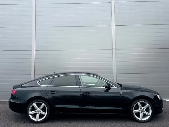 Audi A5 2011 photo 2
