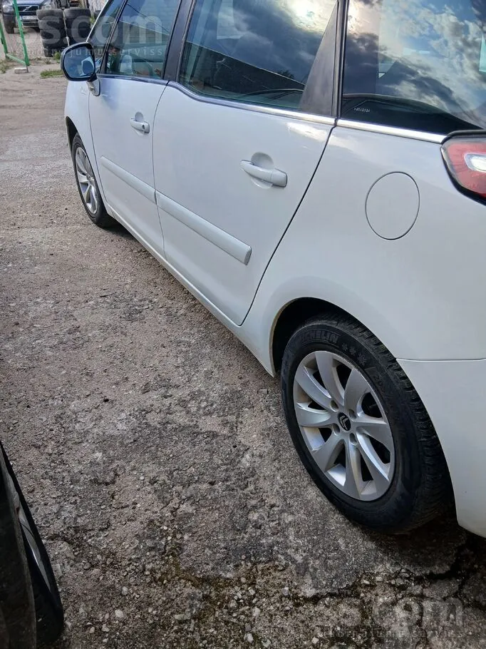 Citroen C4 Picasso 2011 photo 3