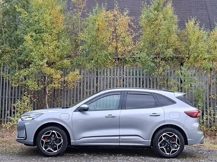 Ford Kuga 2025 photo 4