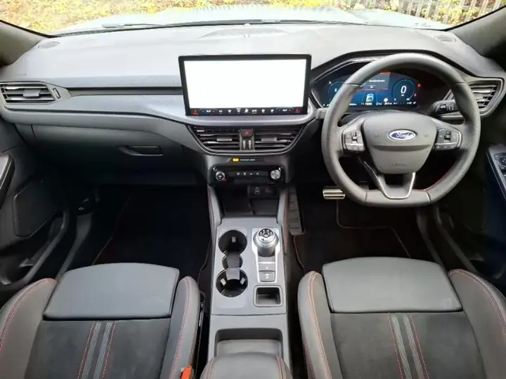 Ford Kuga 2025 photo 3