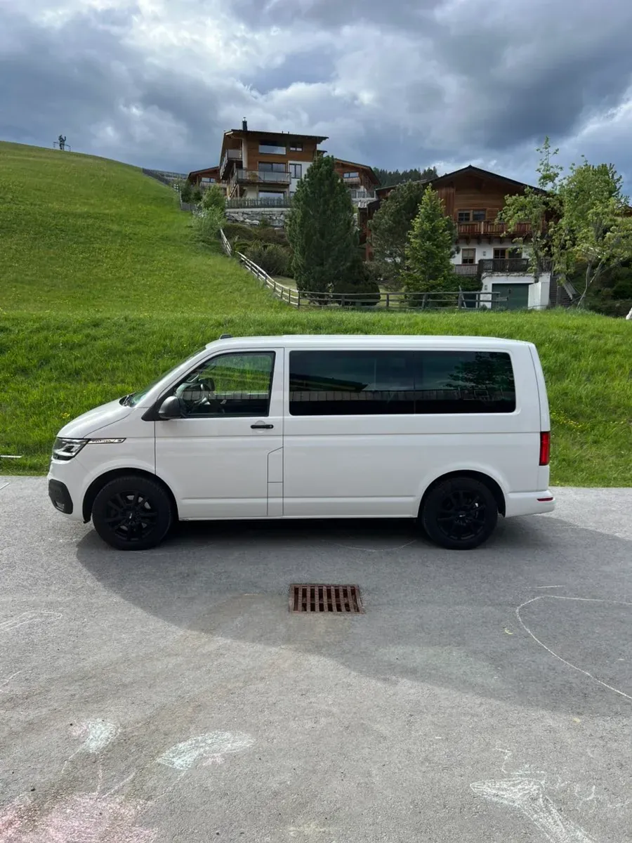 Volkswagen Multivan 2021 photo 2