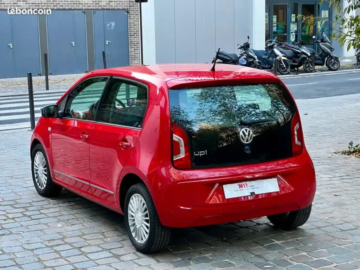 Volkswagen Up 2014 photo 5