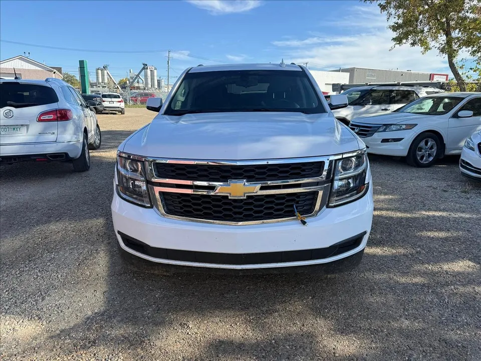 Chevrolet Suburban 2019 photo 2