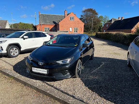 Toyota Auris 2018 photo 2